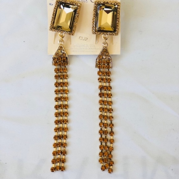 Jewelry - Golden Dangling Earrings Sparkly